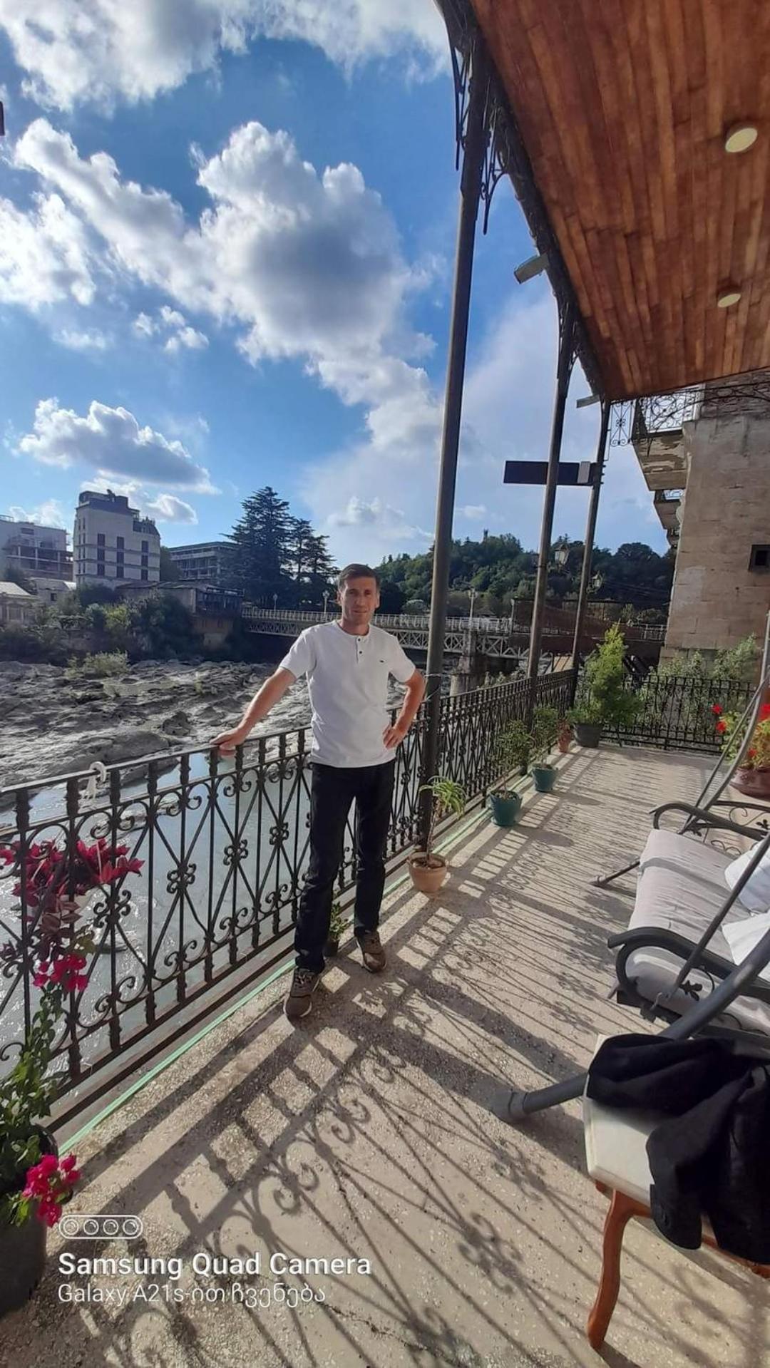 Hotel Caravan Palace Kutaisi Exteriör bild